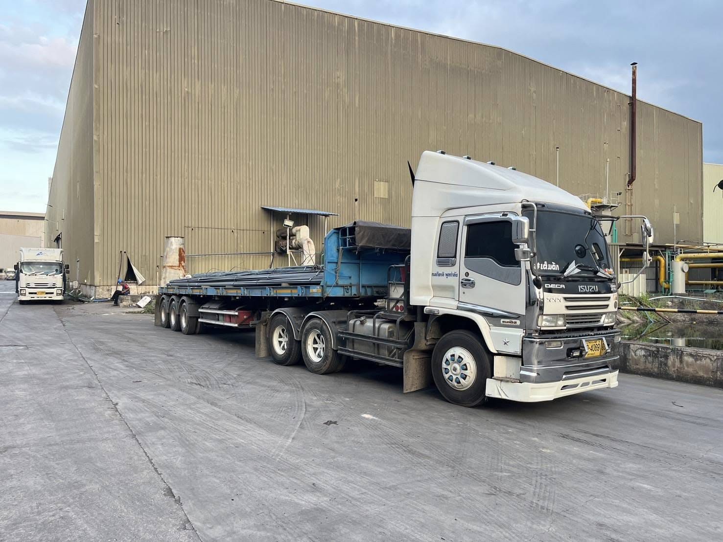 รถเทรลเลอร์โลวเบท